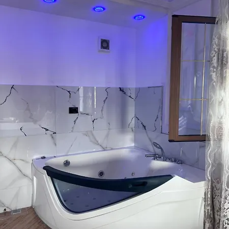 Vandrarhem Luxury 007 *