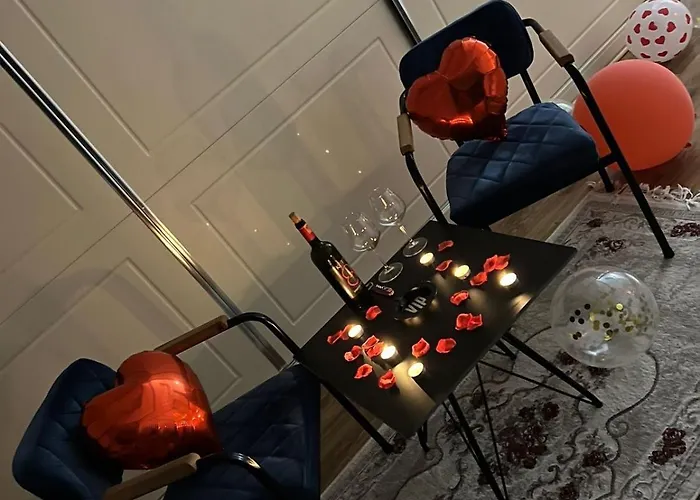 Luxury 007 Хостел *