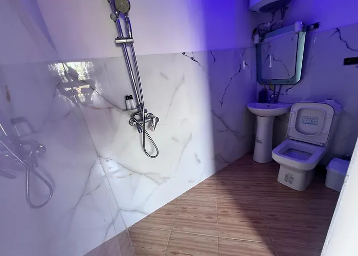 Hostal Luxury 007