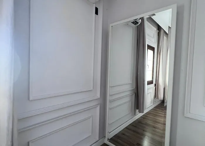 Luxury 007 Тирана